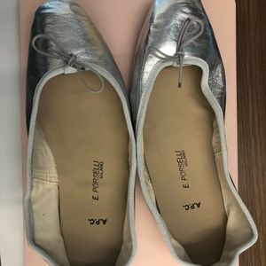 APC E. Porselli brand new silver ballet flats sz40